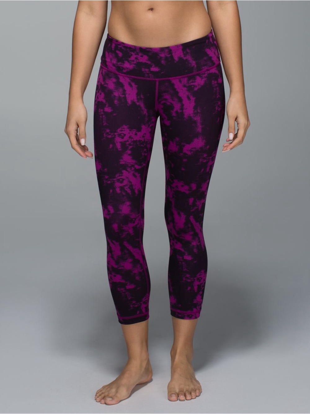 Lululemon Wunder Under Crop II - Full-On
Luon - Breezie Regal Plum Black - 6